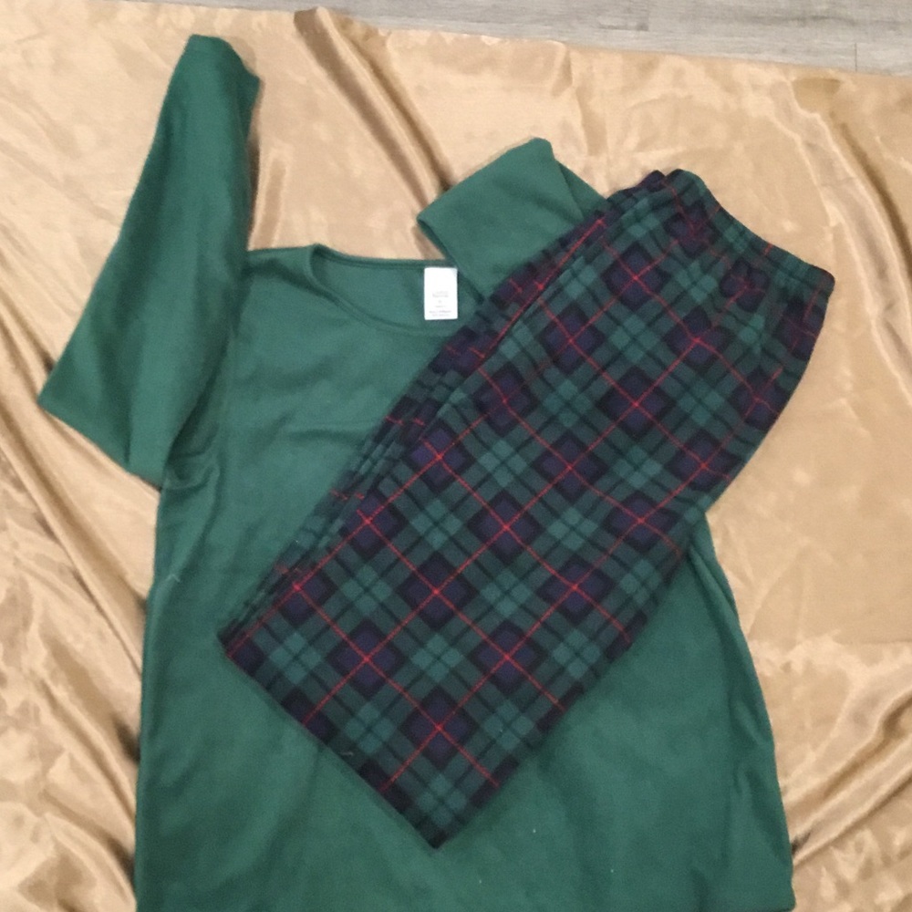 Croft & Barrow Forest Green Top with Navy Plaid Pants